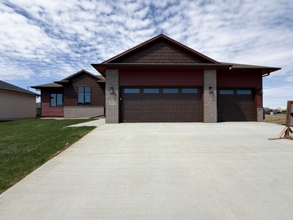 2805 S. Dunraven Ave