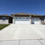 2905 S. Dunraven Ave