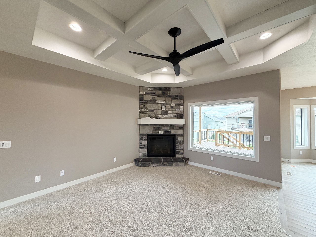 2901 S. Dunraven Ave