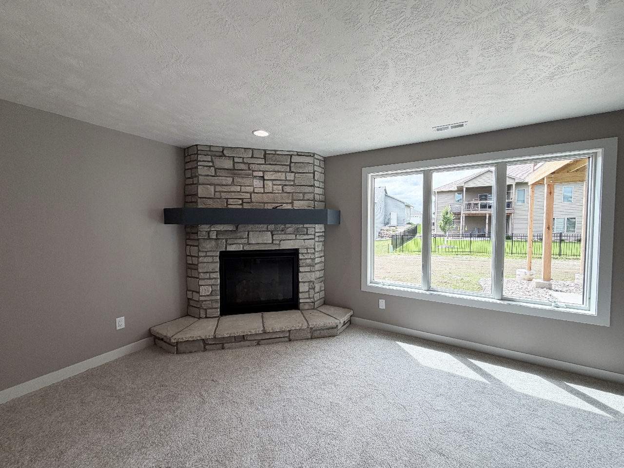 2901 S. Dunraven Ave