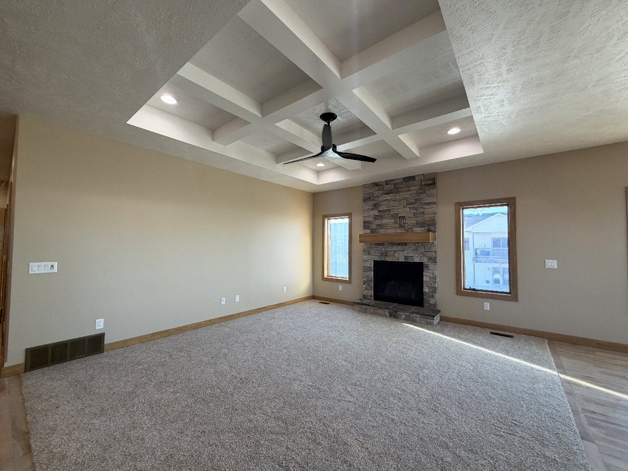 2805 S. Dunraven Ave