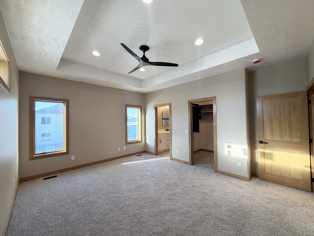 2805 S. Dunraven Ave